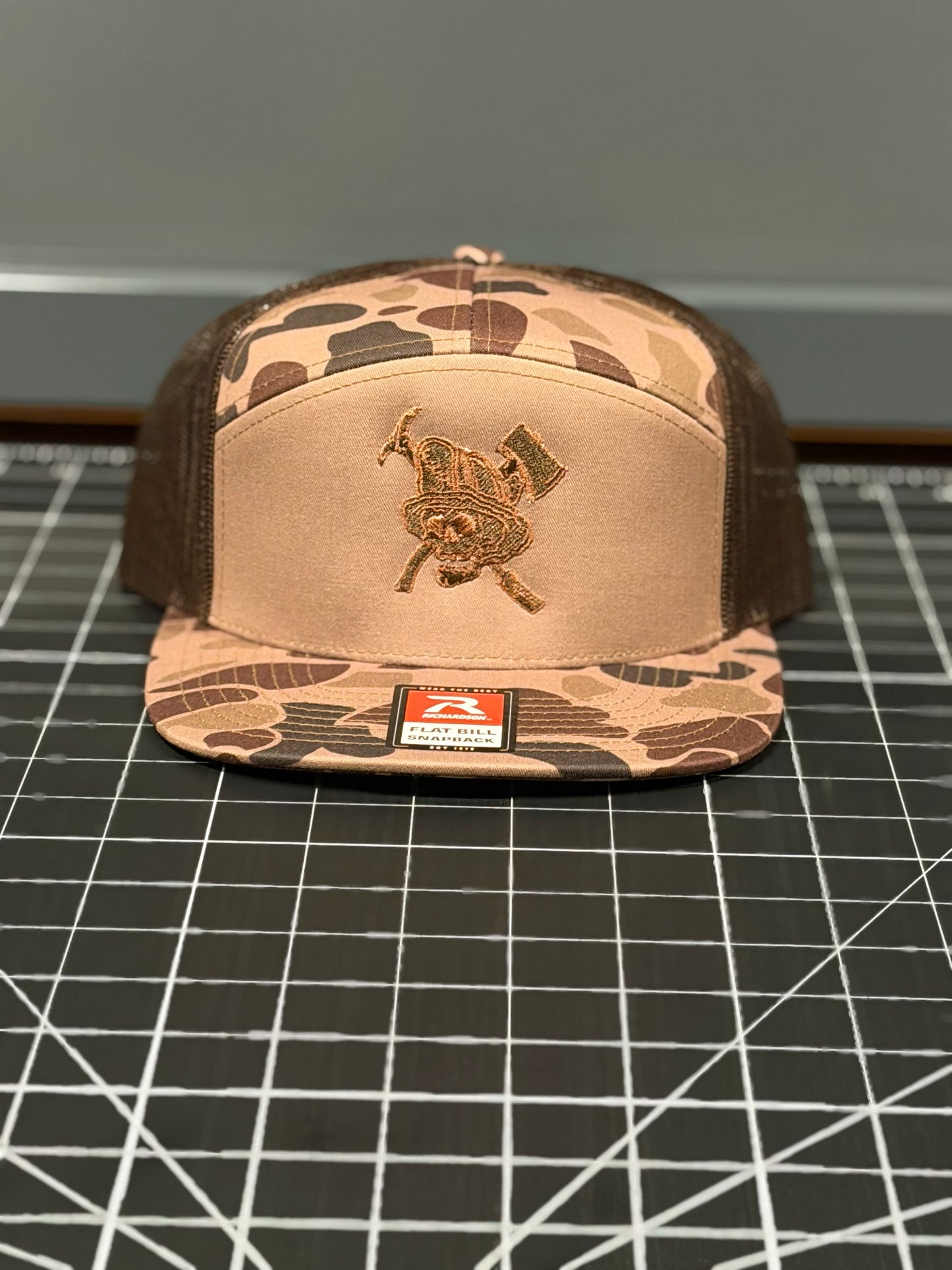 Duck camo Skull logo R168