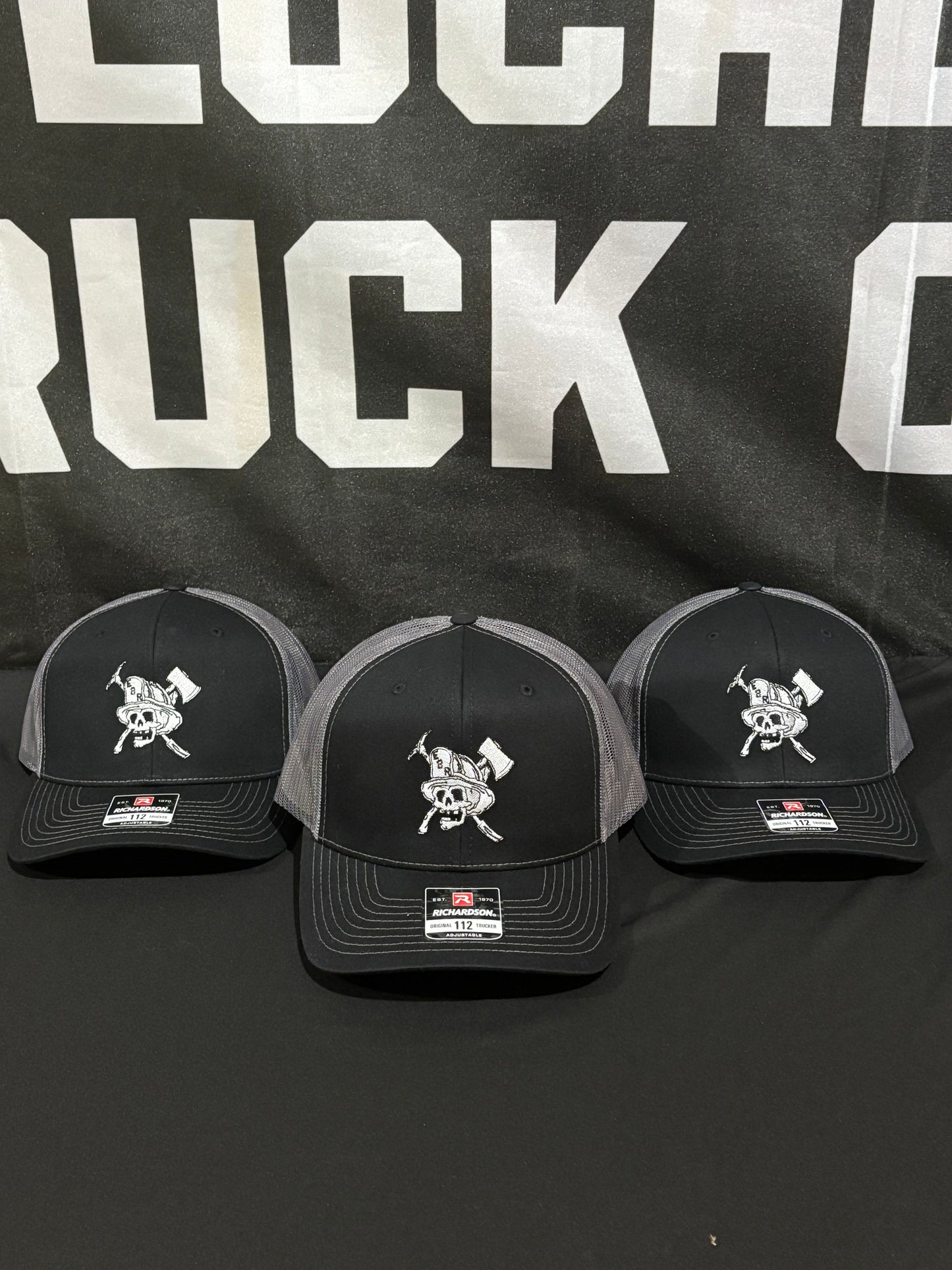 Skull logo black and gray R112
