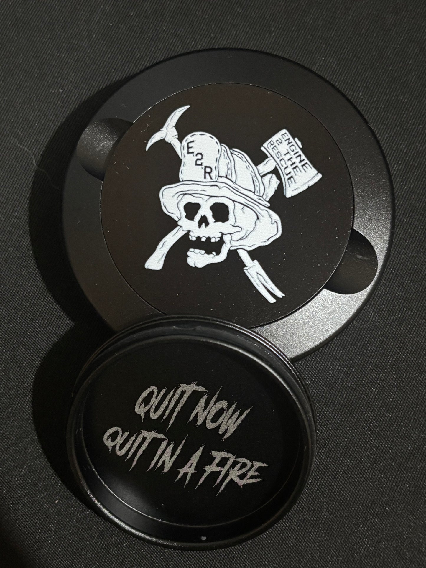 E2R Skull Logo Lip Pillow Tin