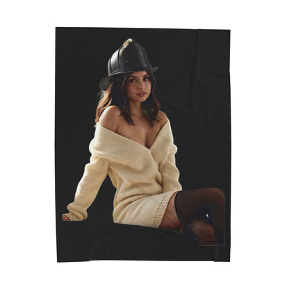 Classy Ana Velveteen Plush Blanket