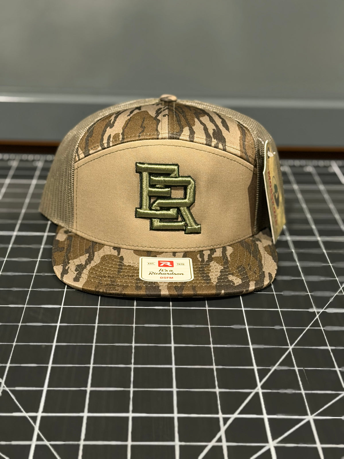 168 Mossy Oak Bottomland/Loden E2R puff logo