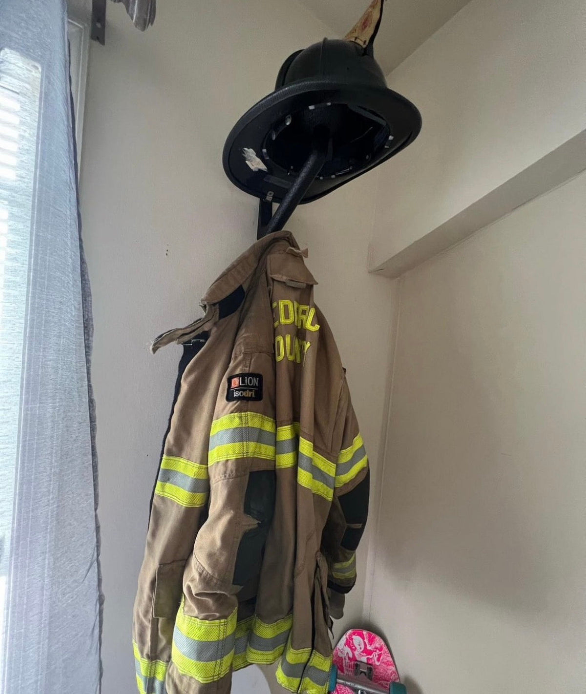 Fire Helmet (motorcycle helmet, cosplay helmet) Wall Mount Display (really it works with any helmet you can think of)
